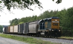 CSX 6147 leads train F738 into the yard